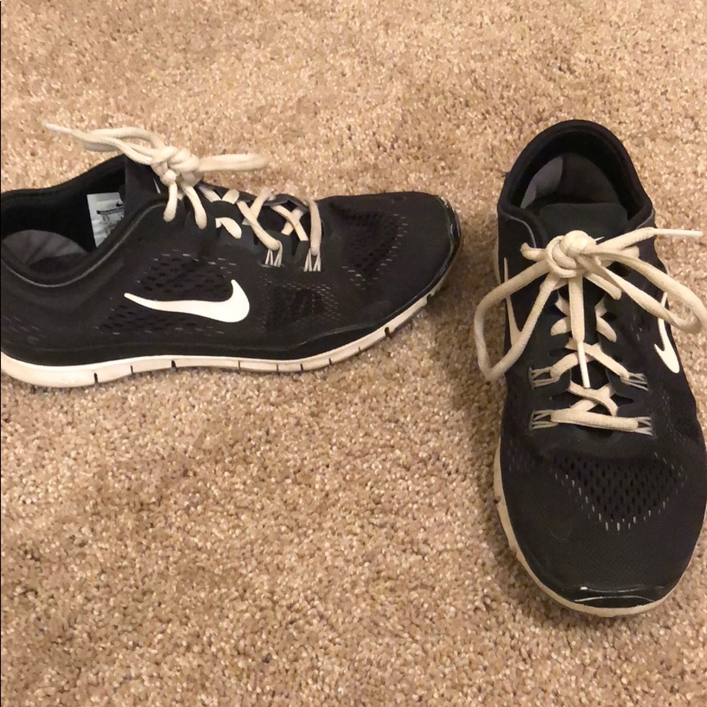 Nike tennis shoes
